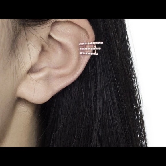 ASTRID & MIYU Basic Crystal Armour Ear Cuff - Picture 3 of 6